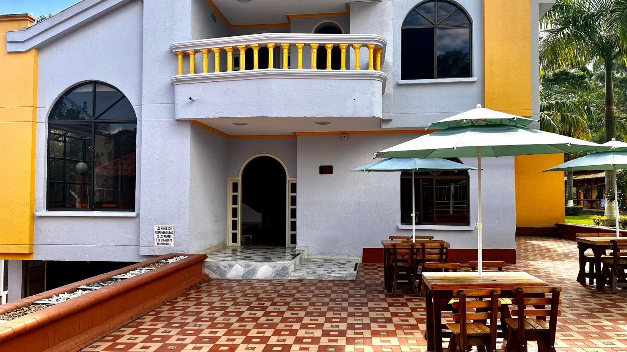 Hotel Casa Confort Santa Rosa de Cabal Exterior photo